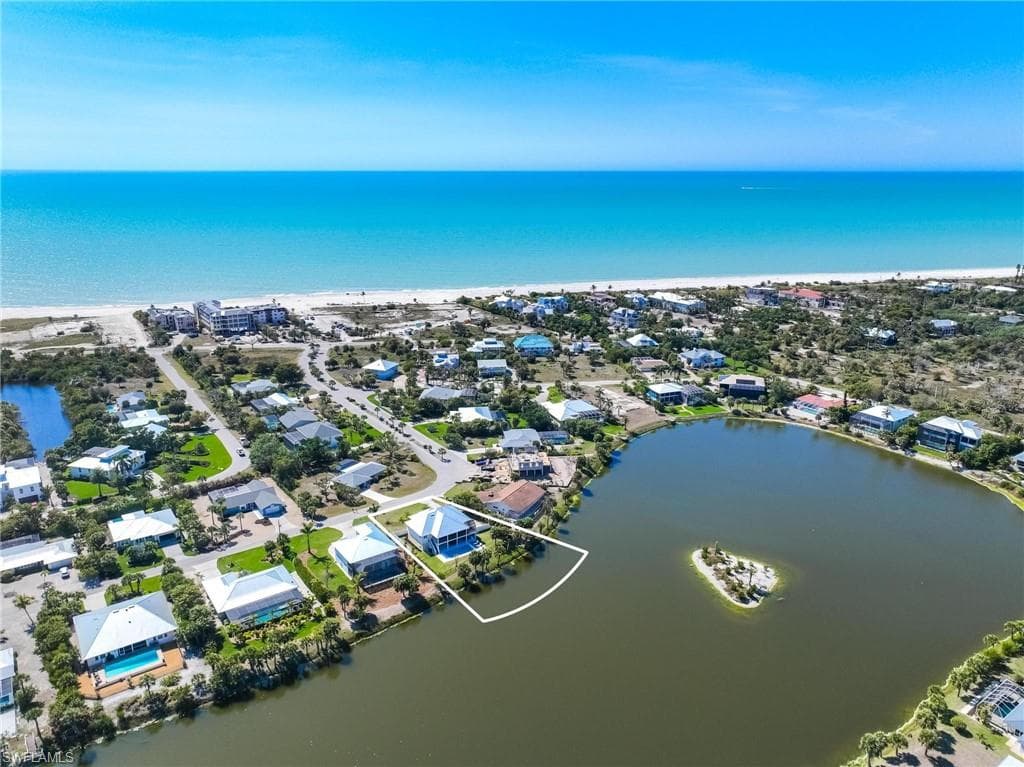 425 Lake Murex CIR, SANIBEL FL 33957-6