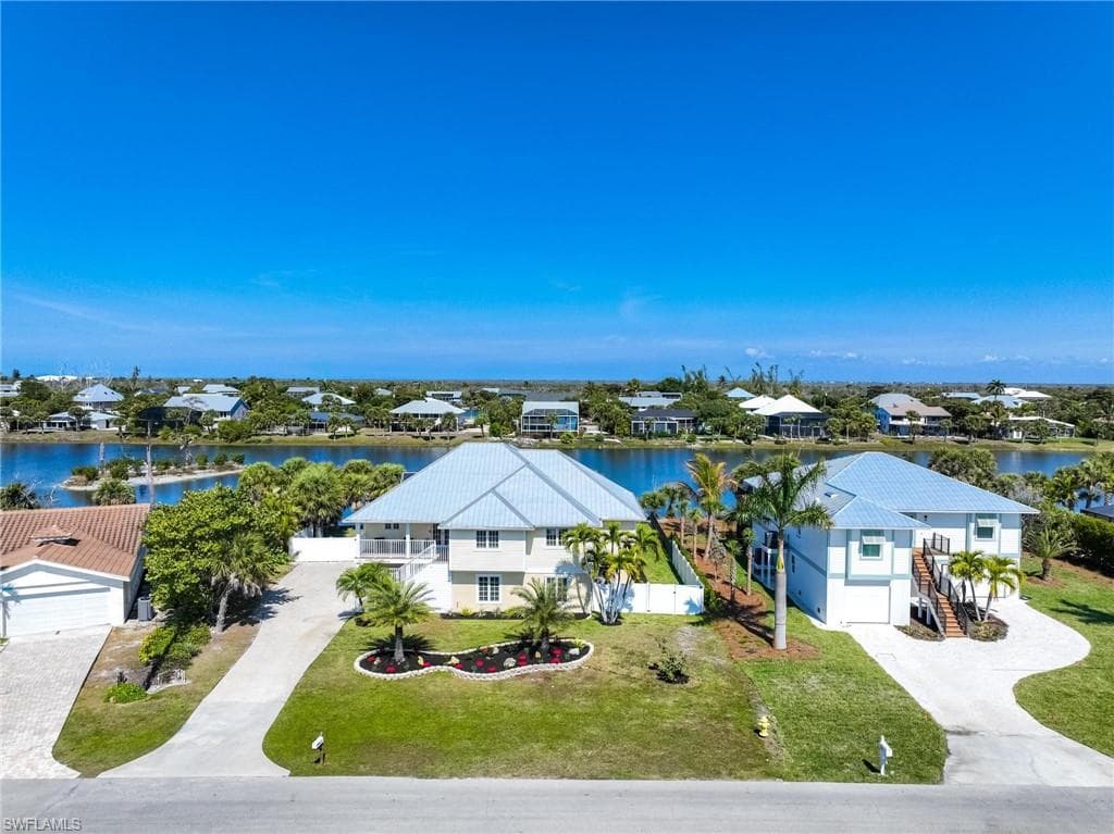 425 Lake Murex CIR, SANIBEL FL 33957-34