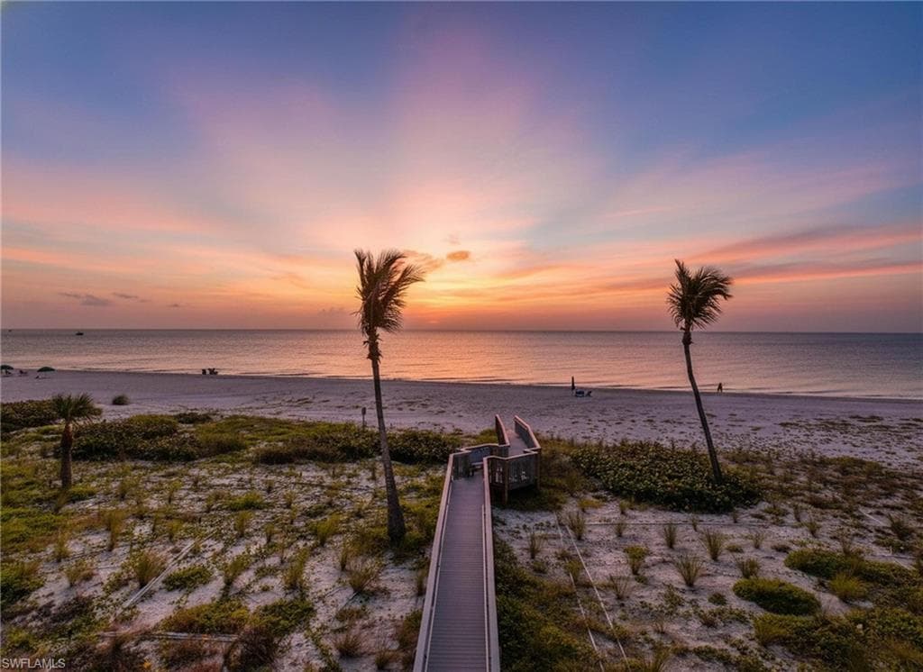 425 Lake Murex CIR, SANIBEL FL 33957-45