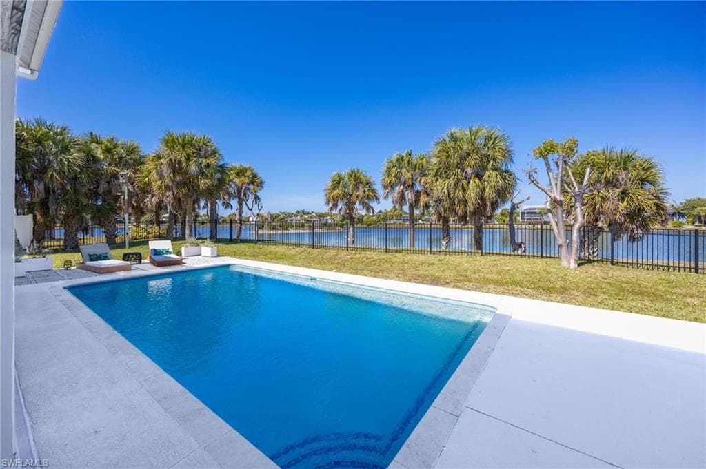 425 Lake Murex CIR, SANIBEL FL 33957-30