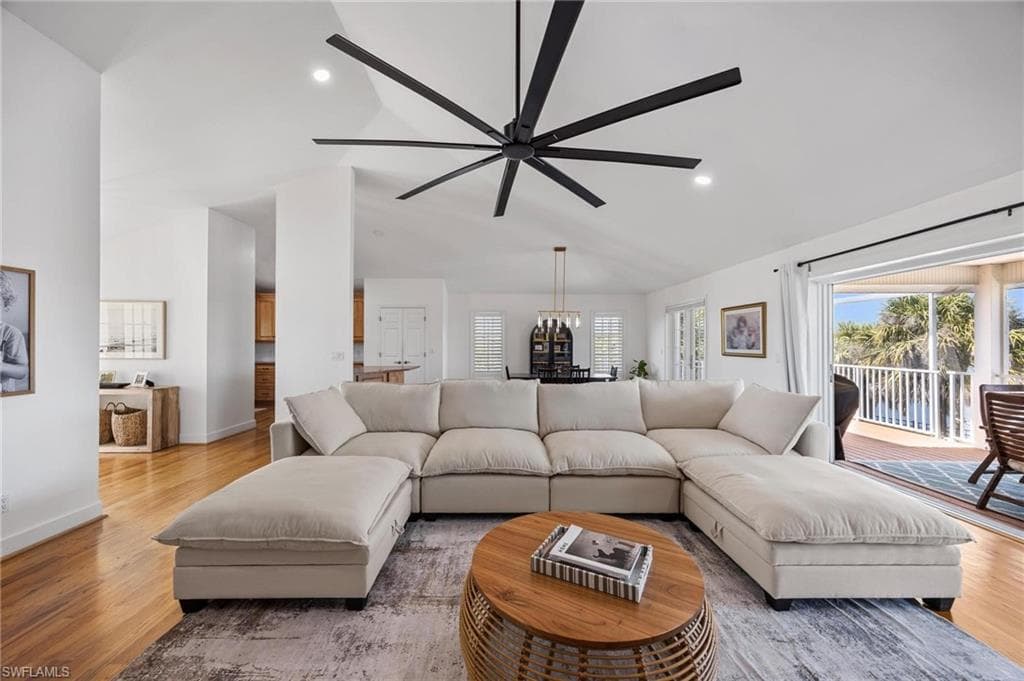 425 Lake Murex CIR, SANIBEL FL 33957-10