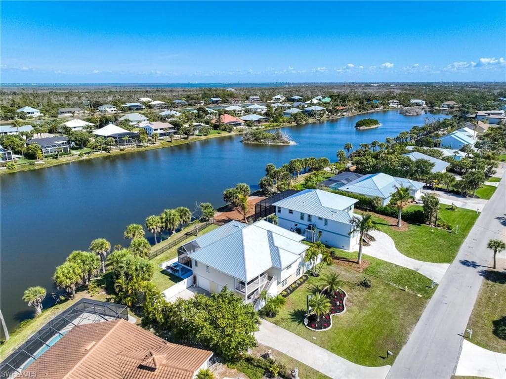 425 Lake Murex CIR, SANIBEL FL 33957-36