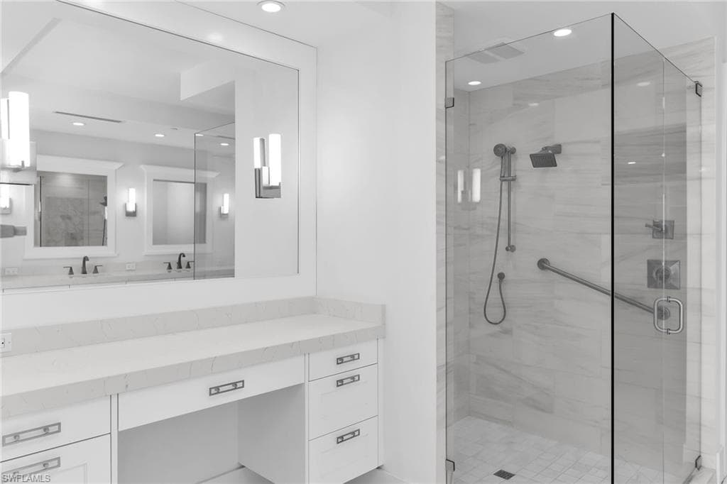8231 Bay Colony DR # 2004, NAPLES FL 34108-41