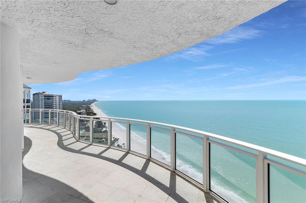 8231 Bay Colony DR # 2004, NAPLES FL 34108-46