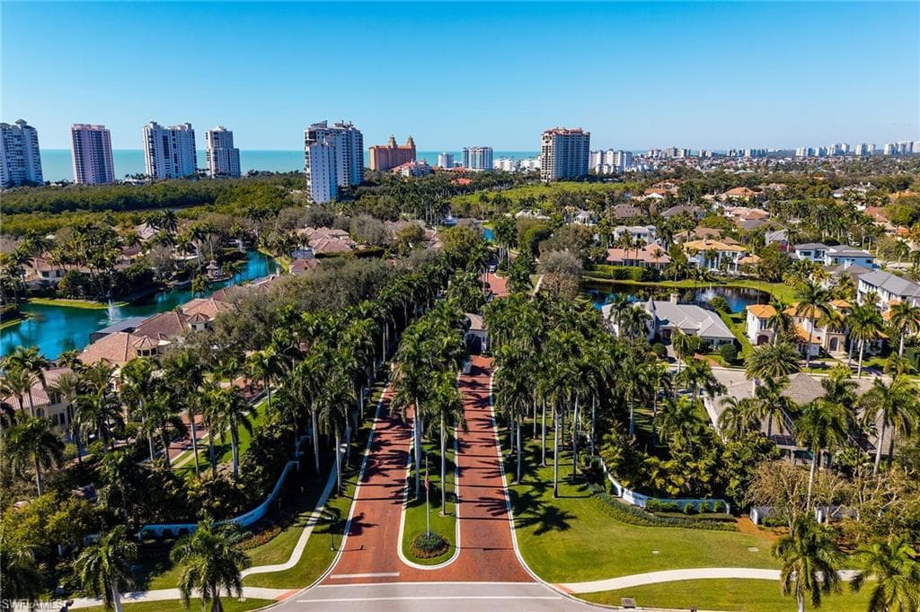 8231 Bay Colony DR # 2004, NAPLES FL 34108-15