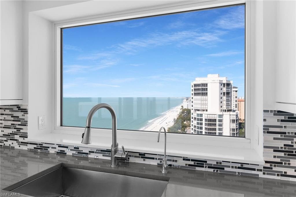 8231 Bay Colony DR # 2004, NAPLES FL 34108-25