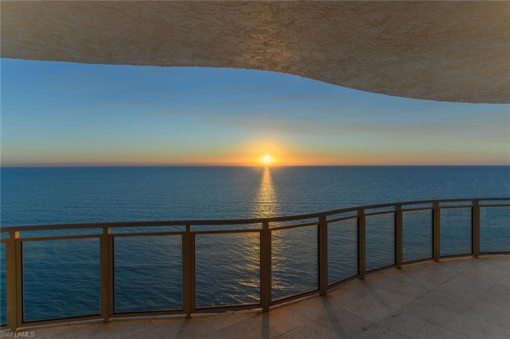 8231 Bay Colony DR # 2004, NAPLES FL 34108-4