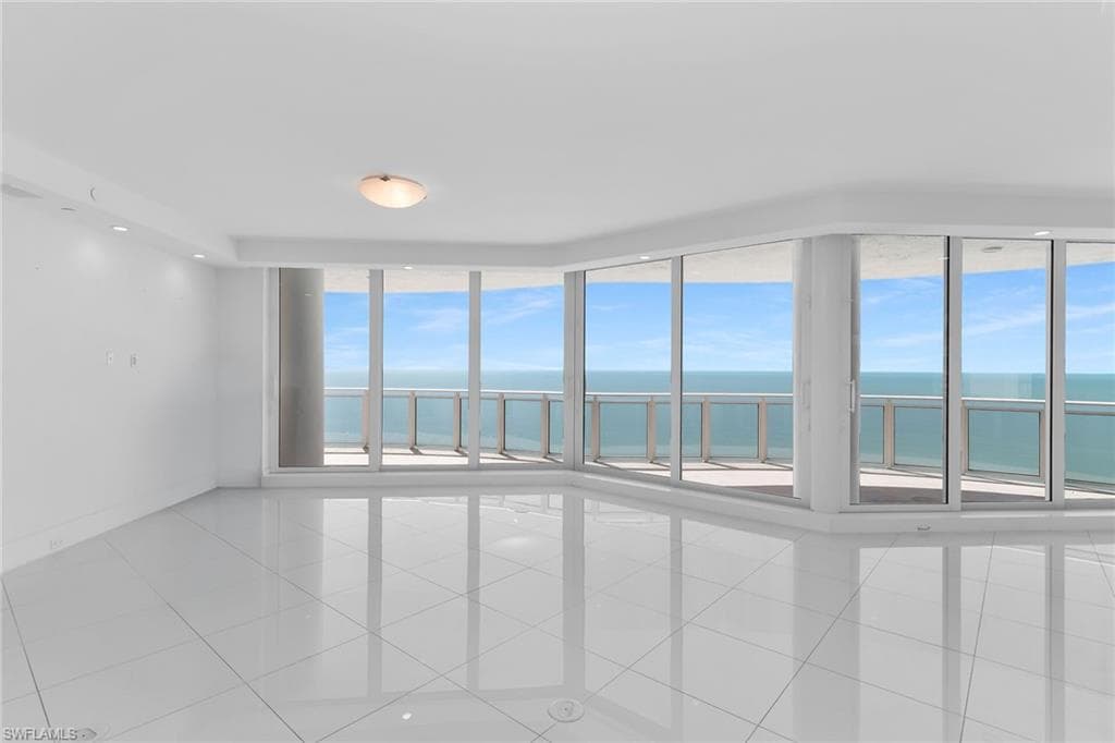 8231 Bay Colony DR # 2004, NAPLES FL 34108-19