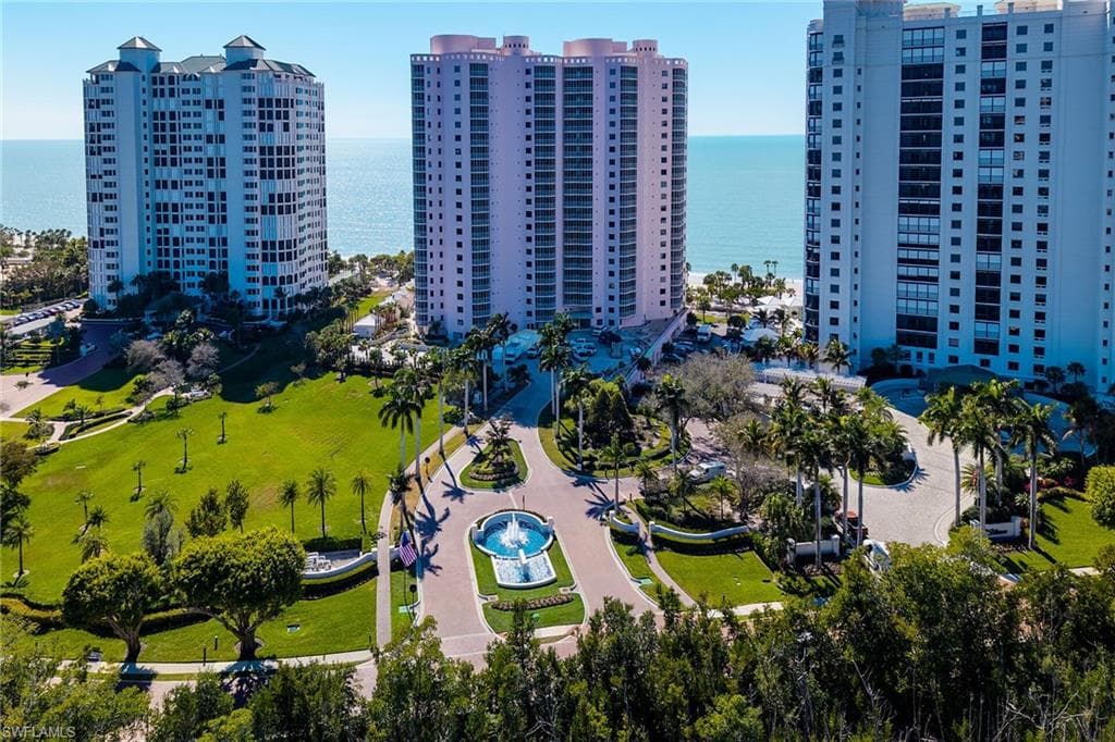 8231 Bay Colony DR # 2004, NAPLES FL 34108-8