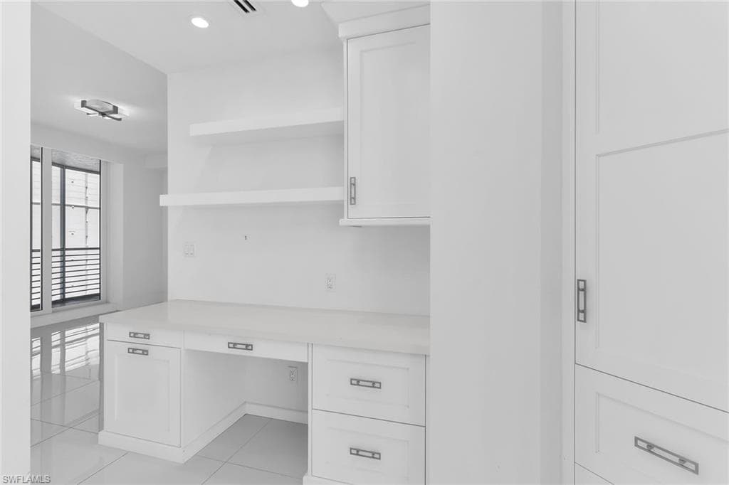 8231 Bay Colony DR # 2004, NAPLES FL 34108-29