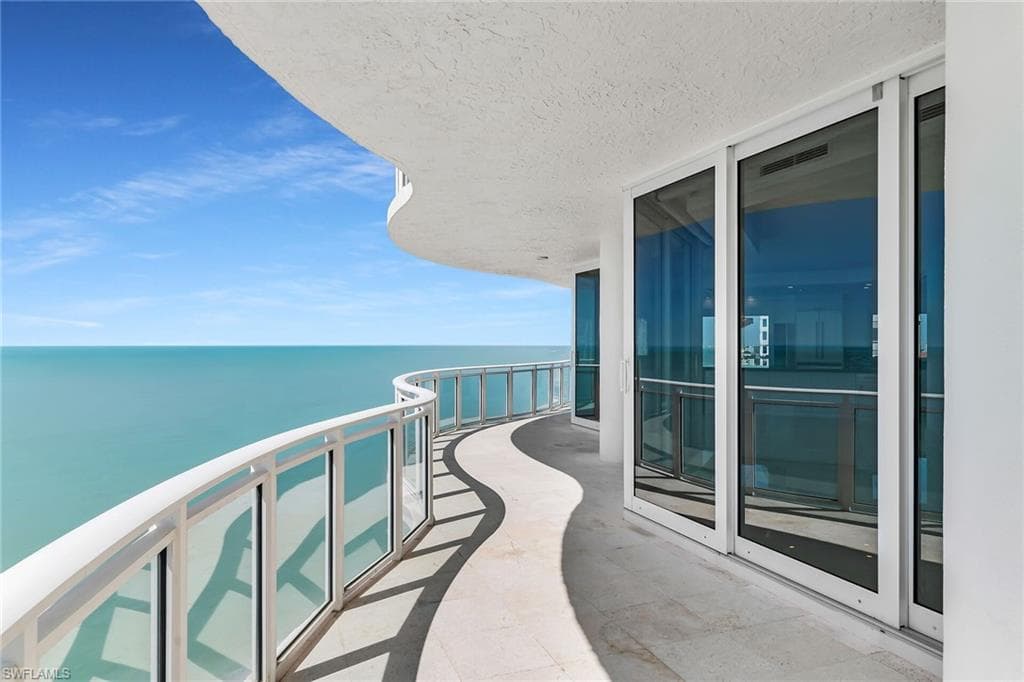 8231 Bay Colony DR # 2004, NAPLES FL 34108-48