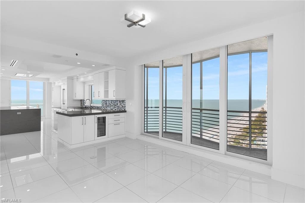 8231 Bay Colony DR # 2004, NAPLES FL 34108-30
