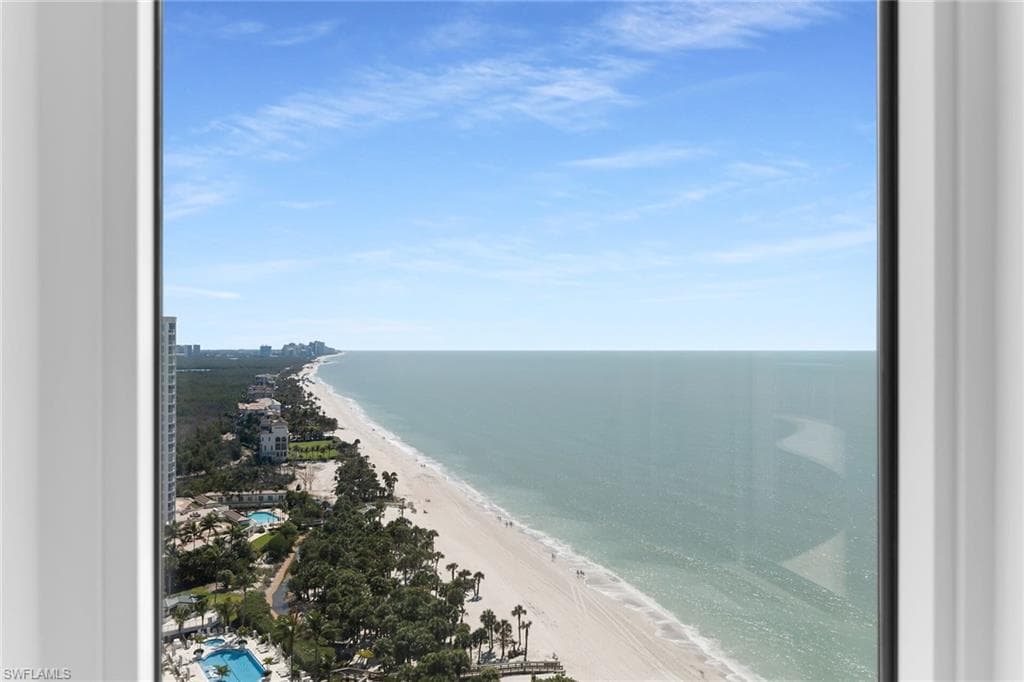 8231 Bay Colony DR # 2004, NAPLES FL 34108-38