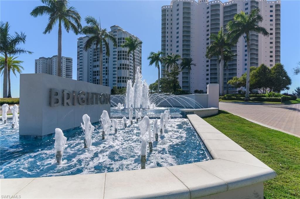 8231 Bay Colony DR # 2004, NAPLES FL 34108-3