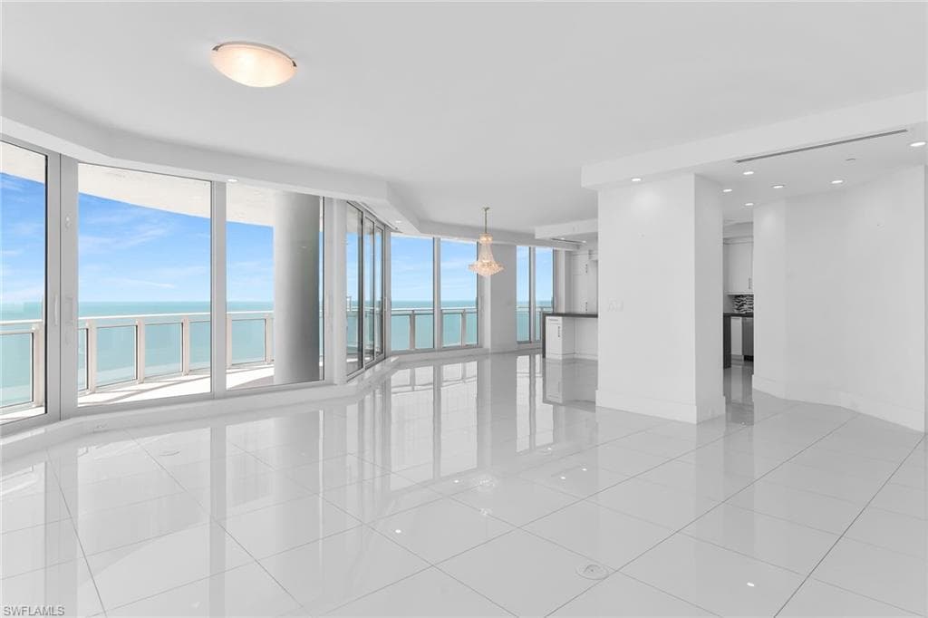 8231 Bay Colony DR # 2004, NAPLES FL 34108-20