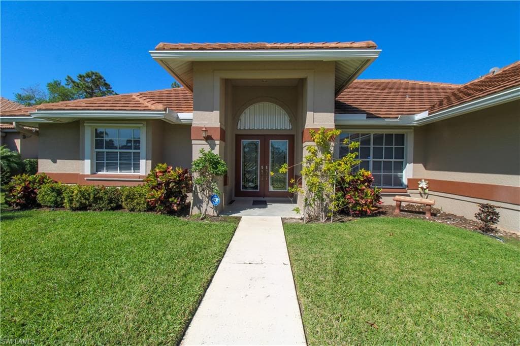 333 Wentworth CT, NAPLES FL 34104-1