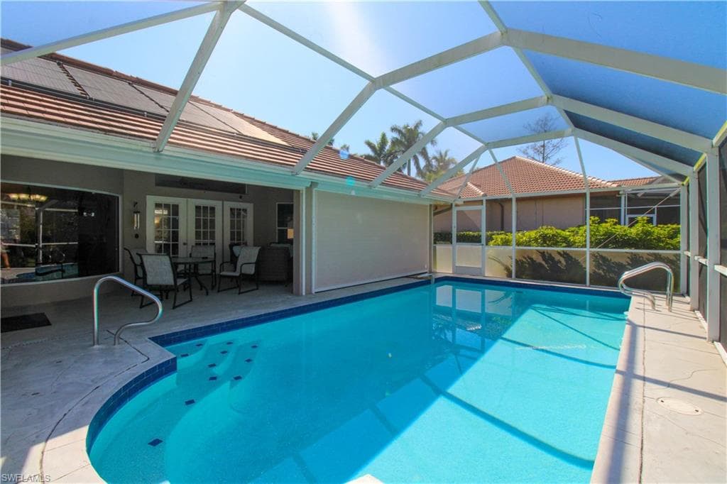 333 Wentworth CT, NAPLES FL 34104-45