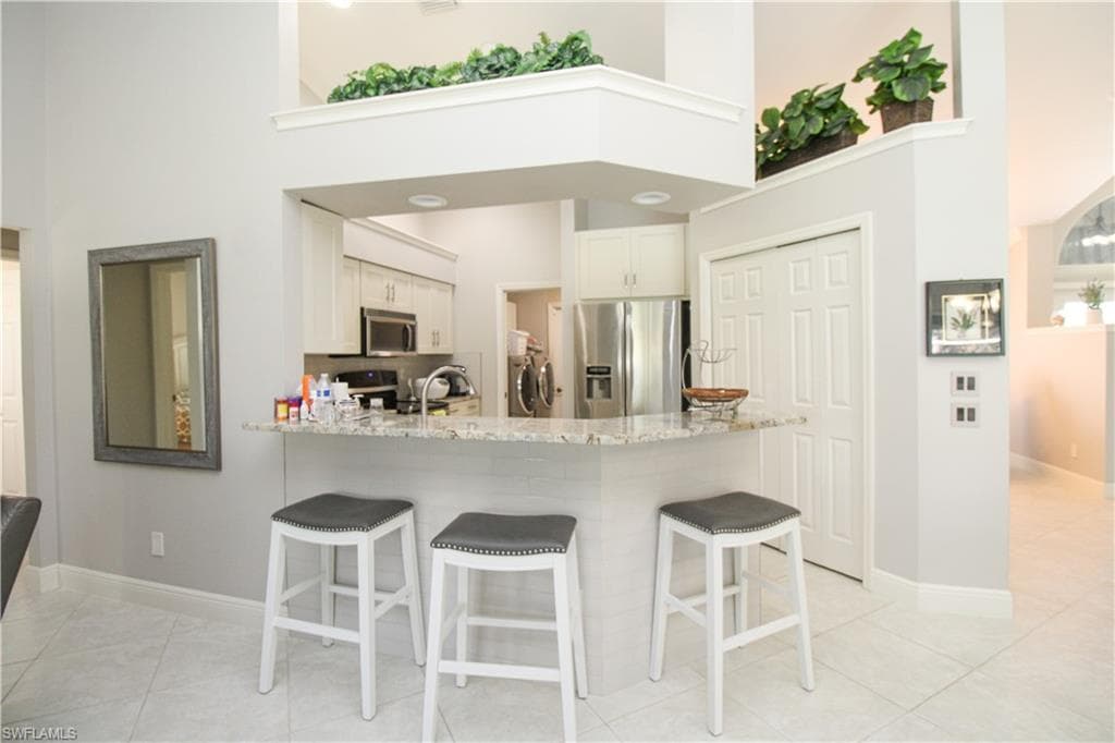 333 Wentworth CT, NAPLES FL 34104-12