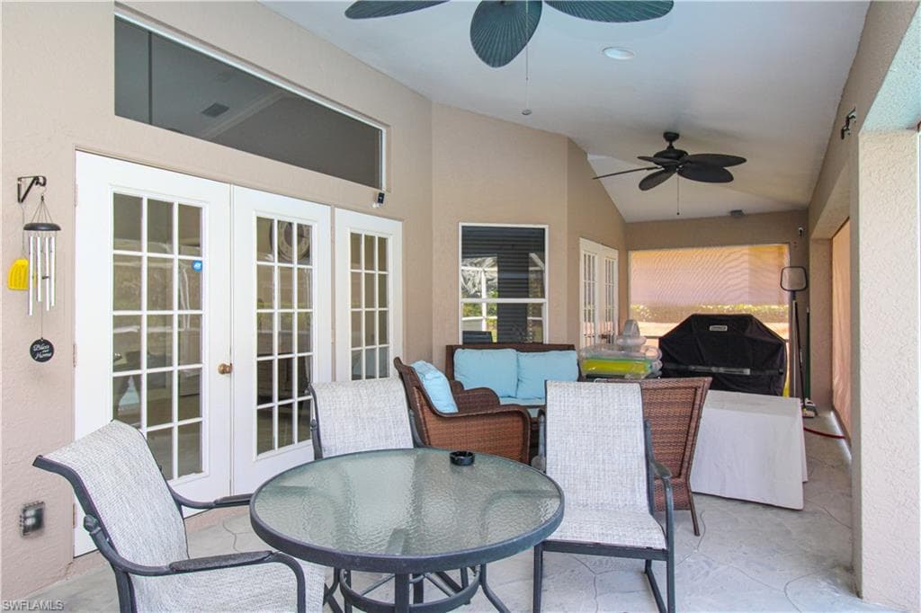 333 Wentworth CT, NAPLES FL 34104-42