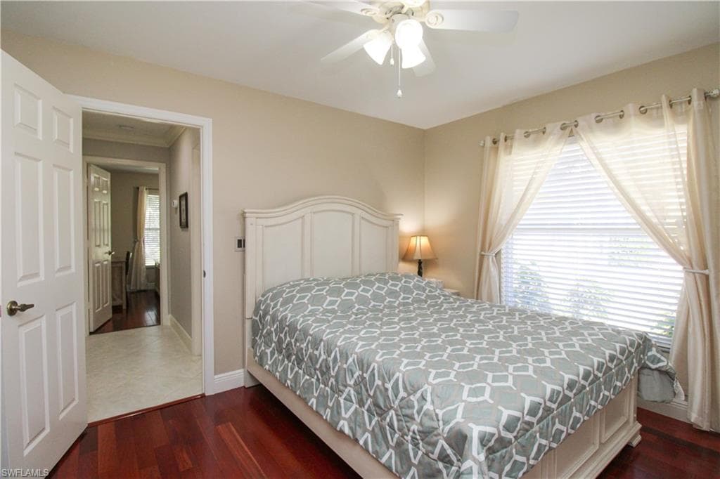 333 Wentworth CT, NAPLES FL 34104-40