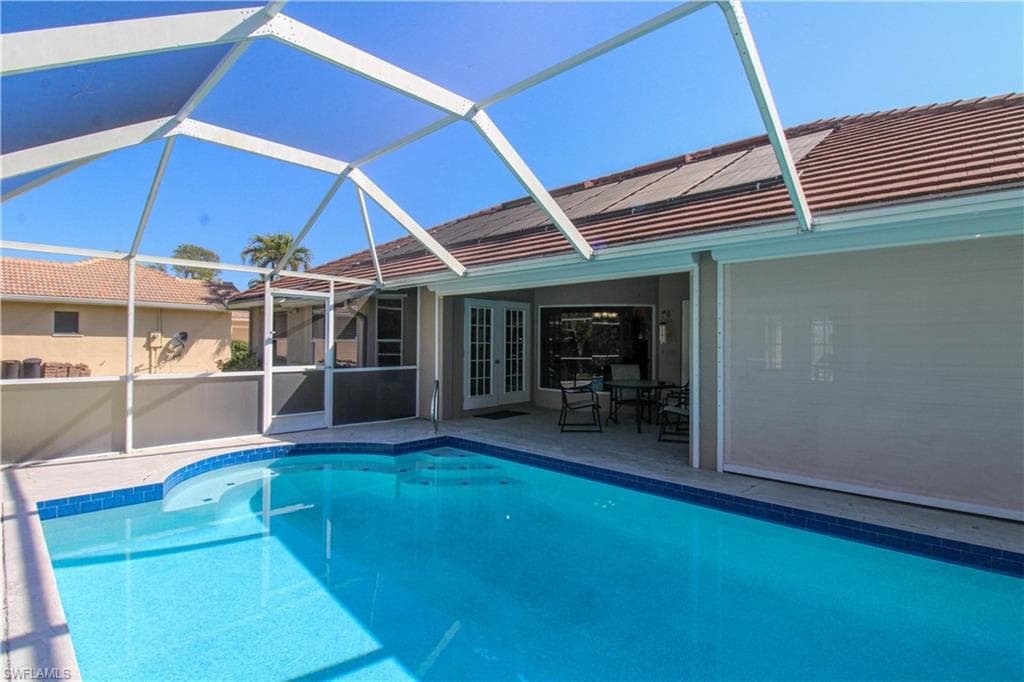 333 Wentworth CT, NAPLES FL 34104-44
