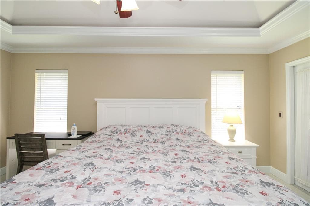 333 Wentworth CT, NAPLES FL 34104-36