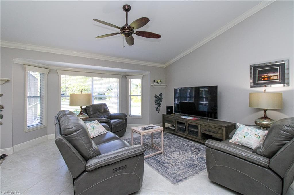 333 Wentworth CT, NAPLES FL 34104-14