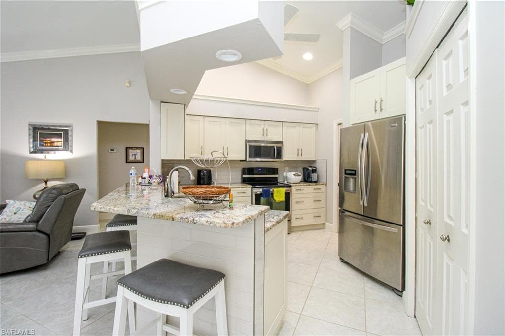 333 Wentworth CT, NAPLES FL 34104-10
