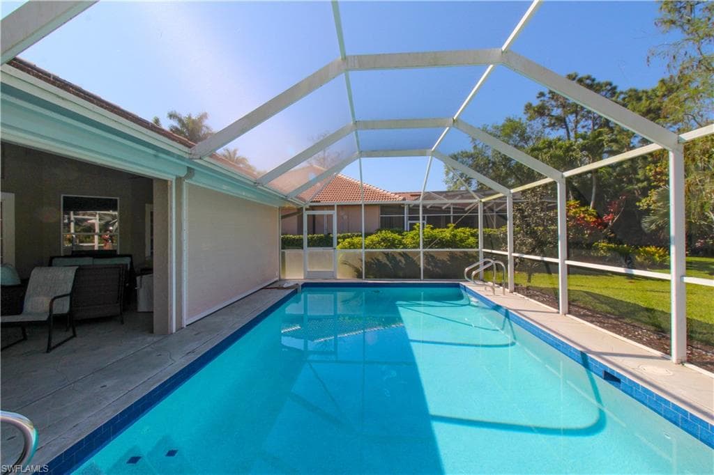 333 Wentworth CT, NAPLES FL 34104-43