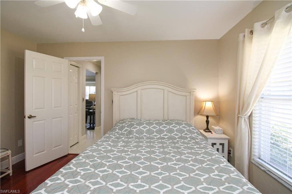 333 Wentworth CT, NAPLES FL 34104-39