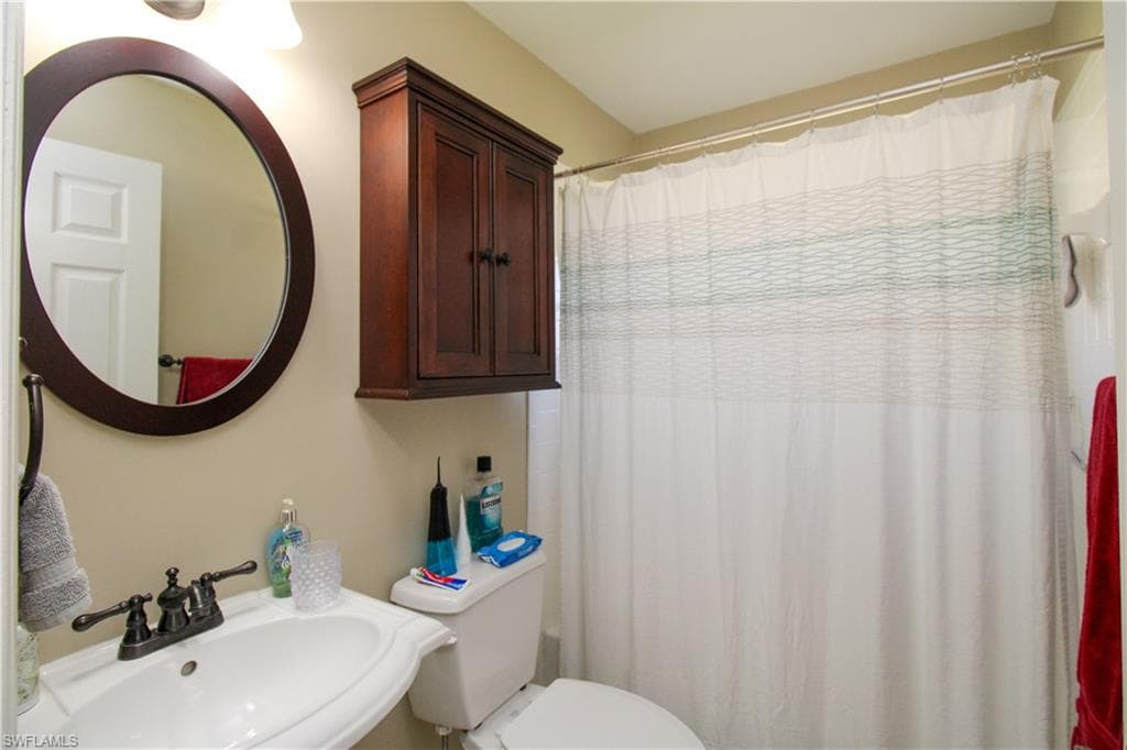 333 Wentworth CT, NAPLES FL 34104-38