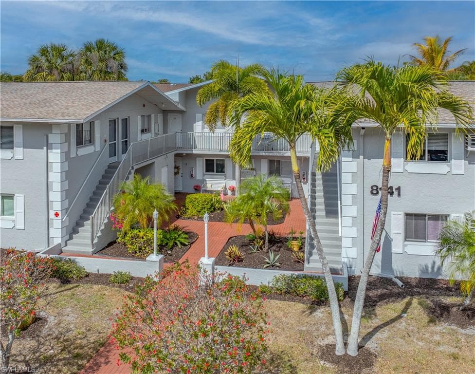 8141 Country RD # 202, FORT MYERS FL 33919-1