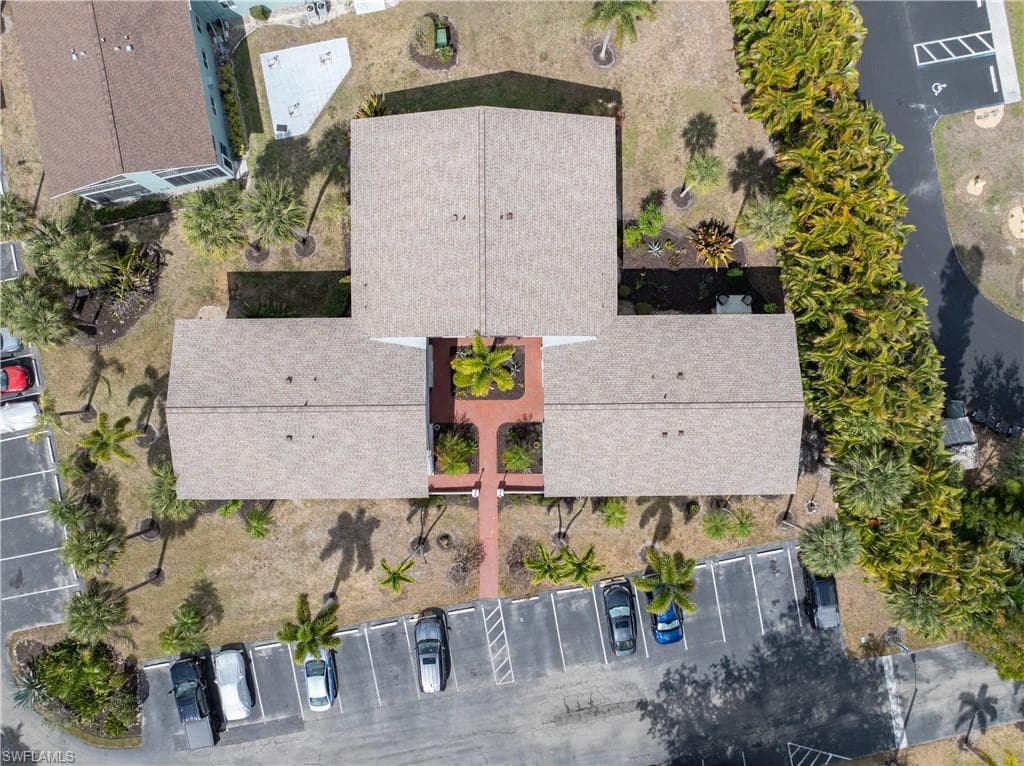 8141 Country RD # 202, FORT MYERS FL 33919-4