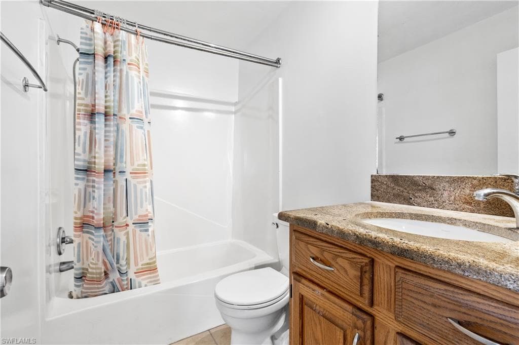 8141 Country RD # 202, FORT MYERS FL 33919-16