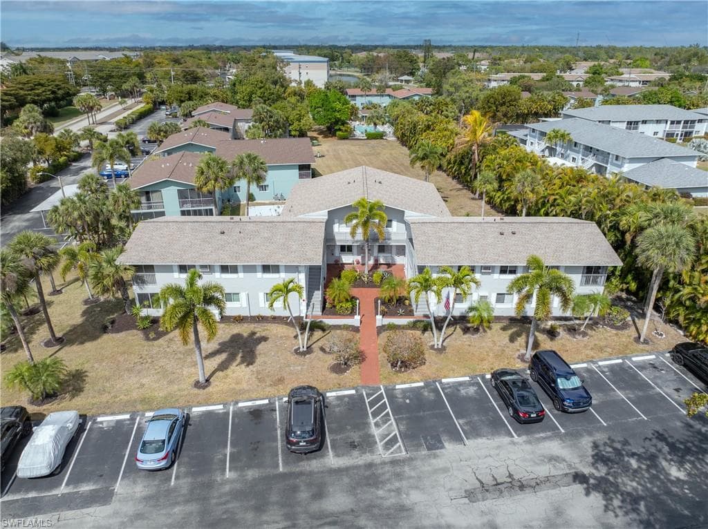 8141 Country RD # 202, FORT MYERS FL 33919-3