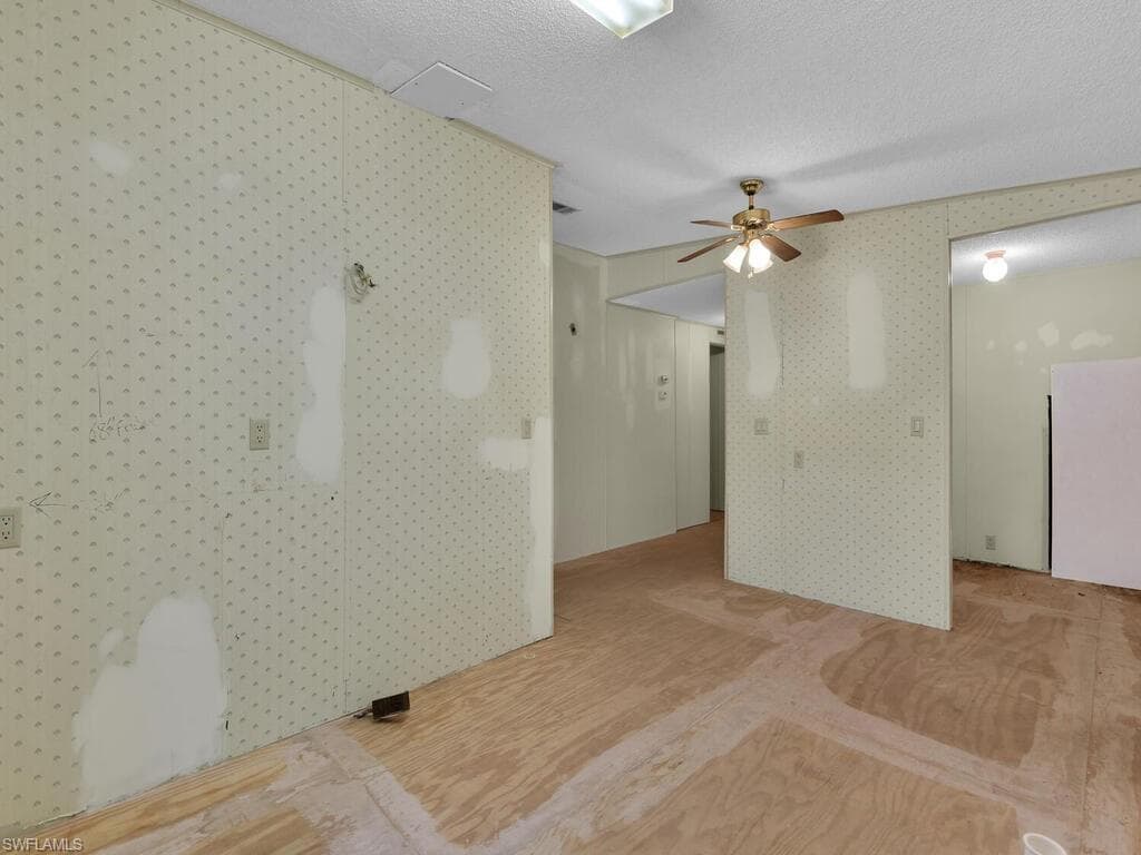 9855 Sugarmill Springs DR, FORT MYERS FL 33905-5