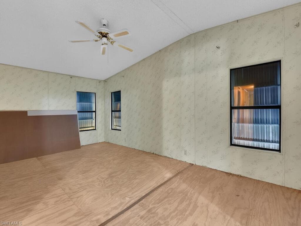9855 Sugarmill Springs DR, FORT MYERS FL 33905-12