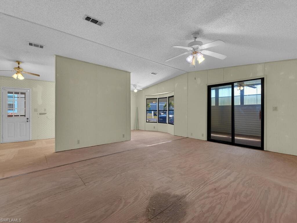 9855 Sugarmill Springs DR, FORT MYERS FL 33905-8