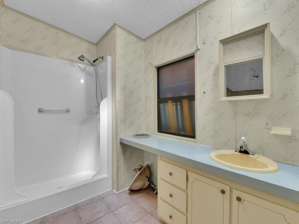 9855 Sugarmill Springs DR, FORT MYERS FL 33905-13