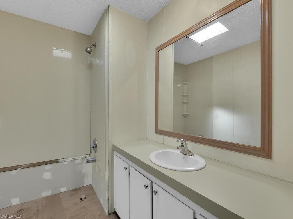 9855 Sugarmill Springs DR, FORT MYERS FL 33905-17