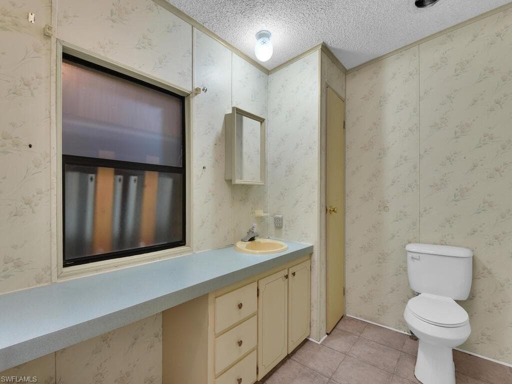9855 Sugarmill Springs DR, FORT MYERS FL 33905-14
