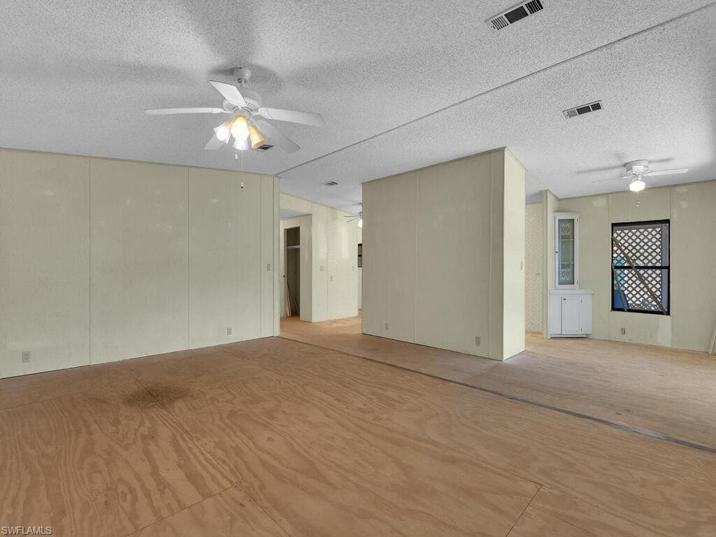 9855 Sugarmill Springs DR, FORT MYERS FL 33905-7