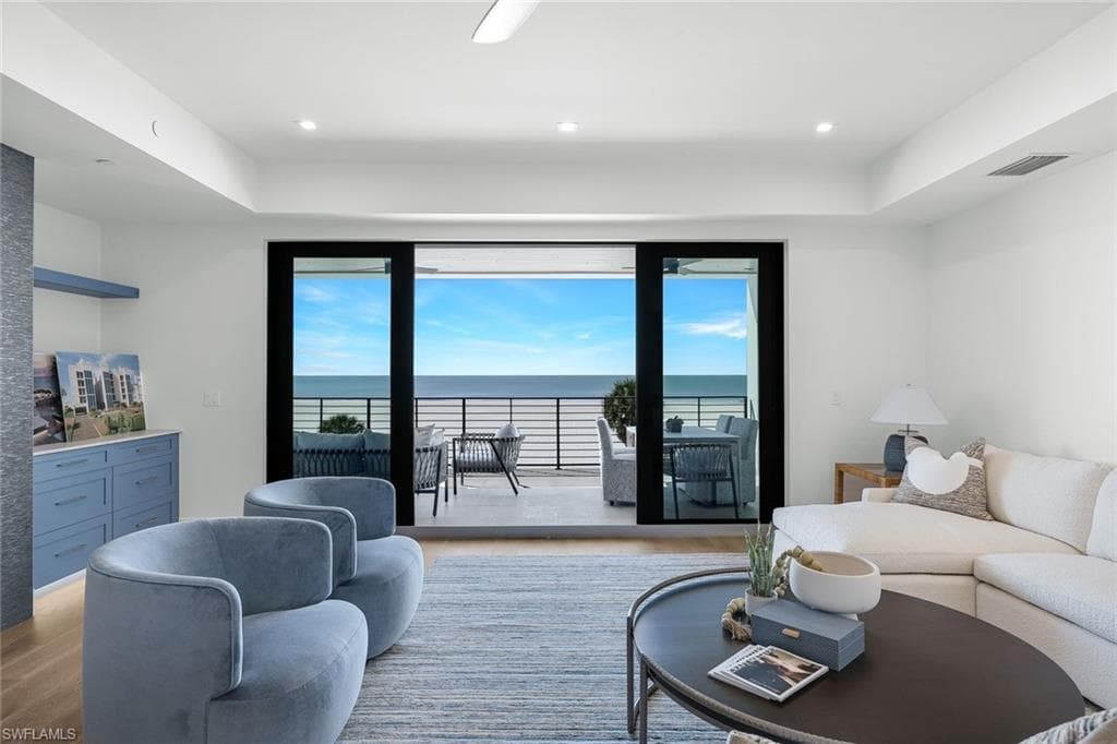 6230 Estero BLVD 201-11