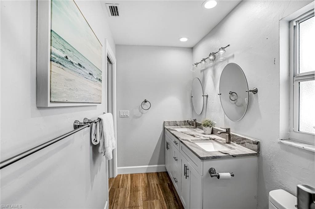 737 91st AVE N, NAPLES FL 34108-22