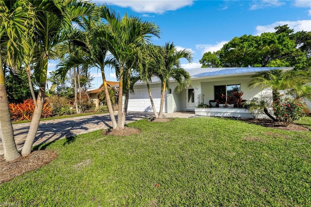 737 91st AVE N, NAPLES FL 34108-5