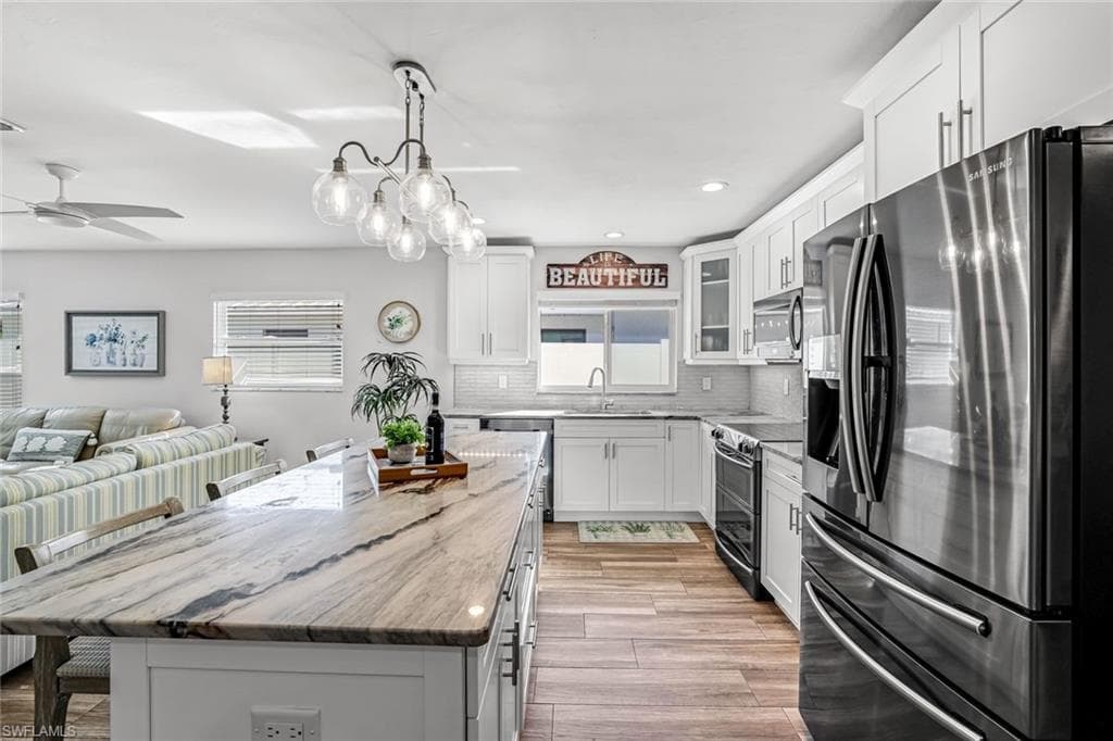 737 91st AVE N, NAPLES FL 34108-16