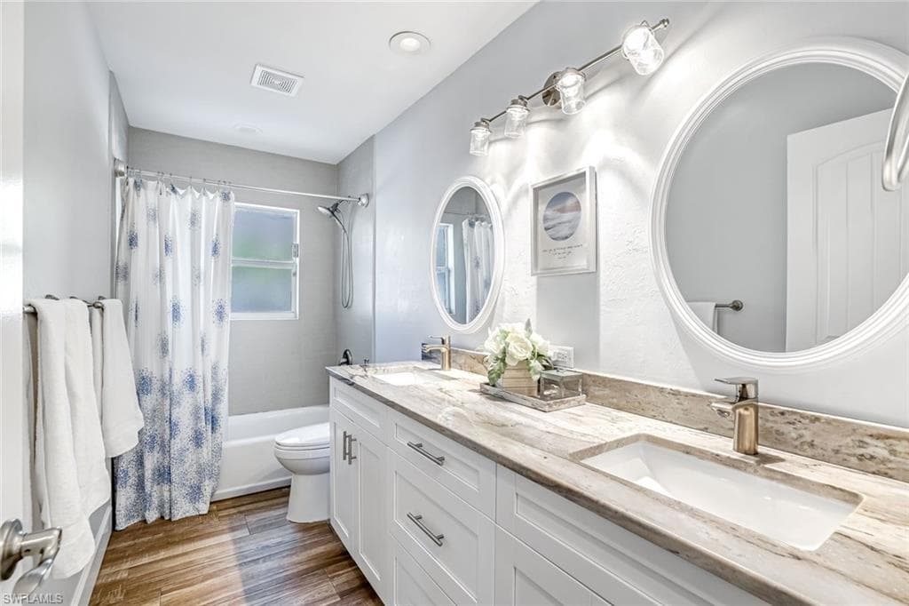 737 91st AVE N, NAPLES FL 34108-25