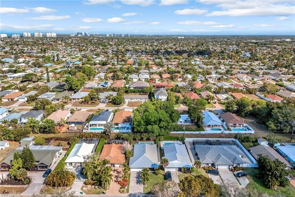 737 91st AVE N, NAPLES FL 34108-35