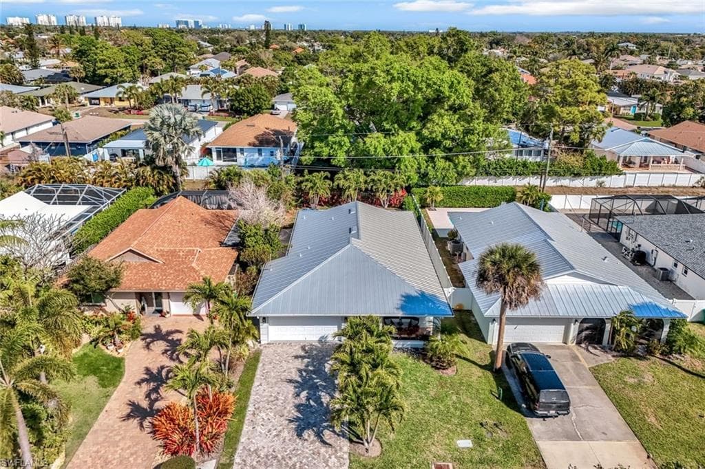 737 91st AVE N, NAPLES FL 34108-4