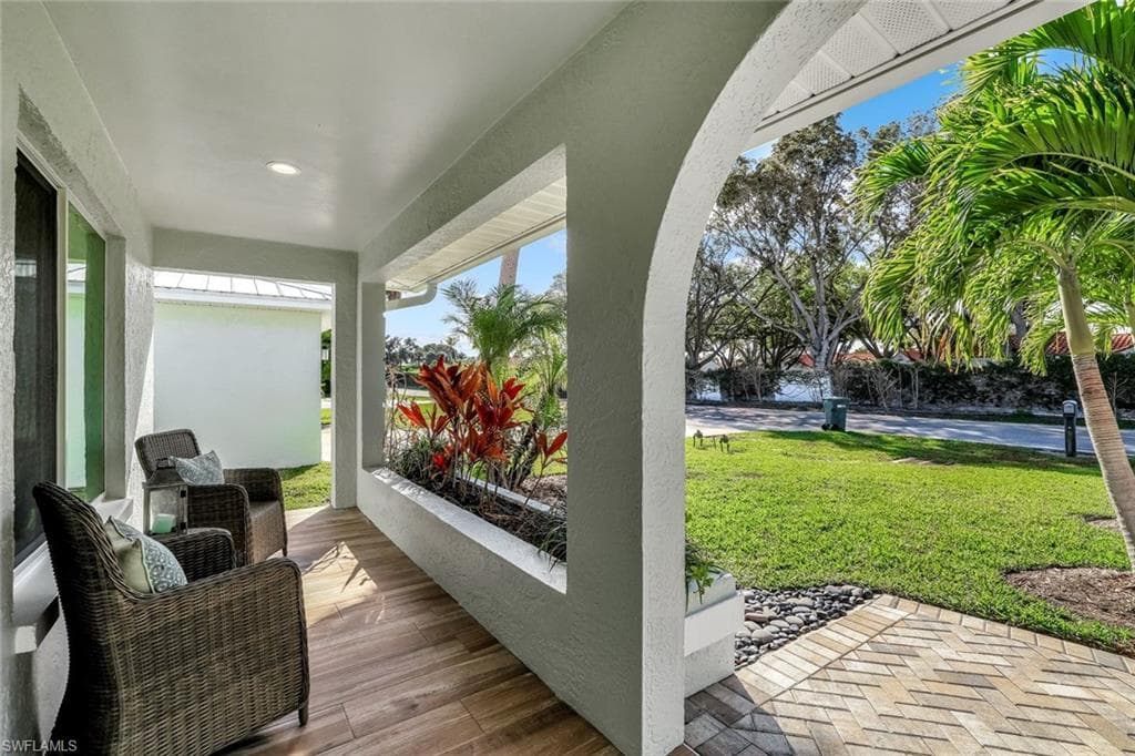 737 91st AVE N, NAPLES FL 34108-8